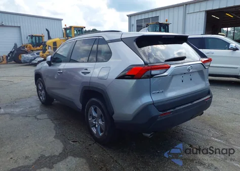 2022 Toyota Rav4 Xle z USA, uszkodzony, nr VIN 2T3P1RFV0NW268861